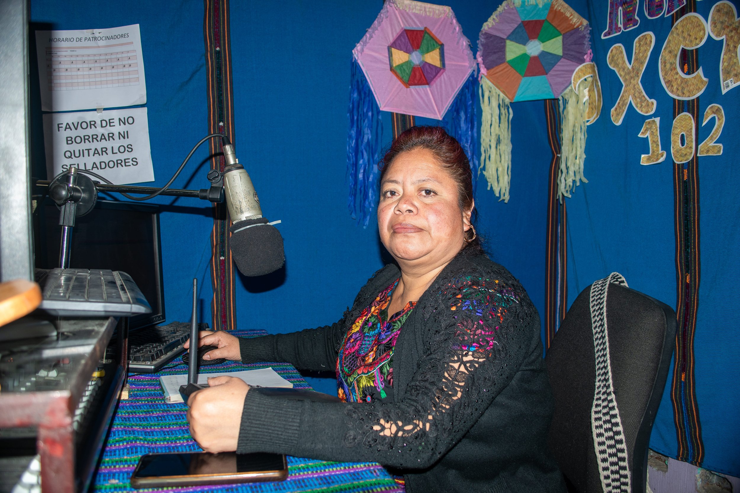  Yolanda Chis manifiesta que aún persisten actitudes machistas hacia las mujeres que buscan ejercer otras actividades como la radio. Foto de Joel Solano  